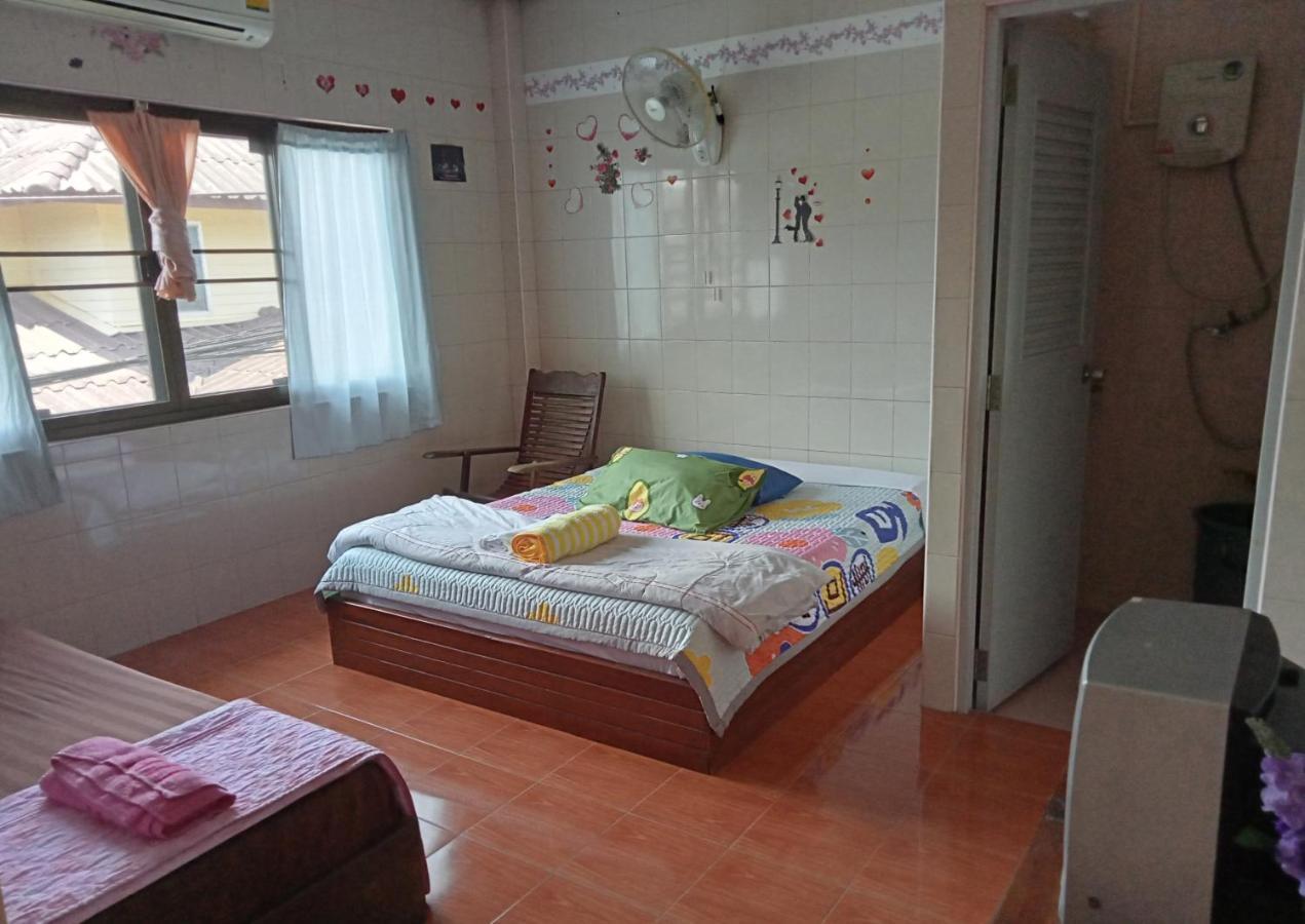 Np Guesthouse Trat Exterior foto