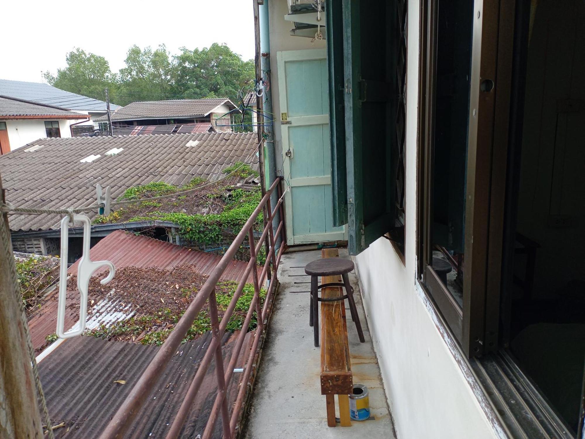 Np Guesthouse Trat Exterior foto